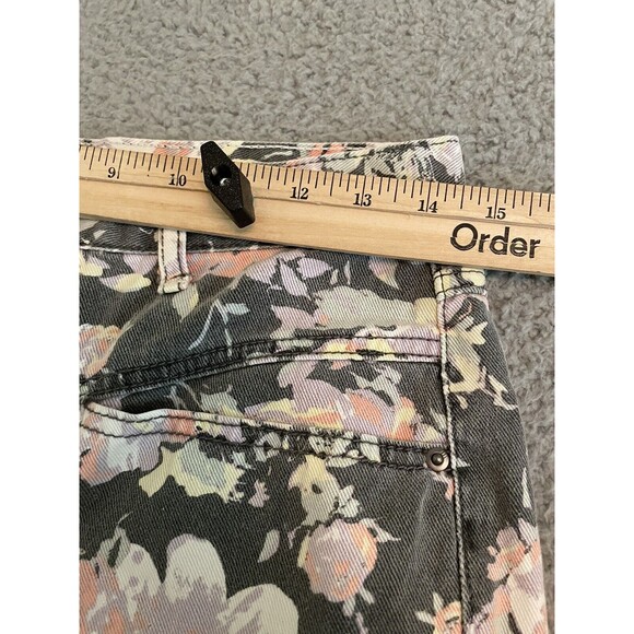 BDG Jeans Womens 27 Gray Pink Mom Jean High Rise Denim Cropped Floral 27X28 - Picture 7 of 9